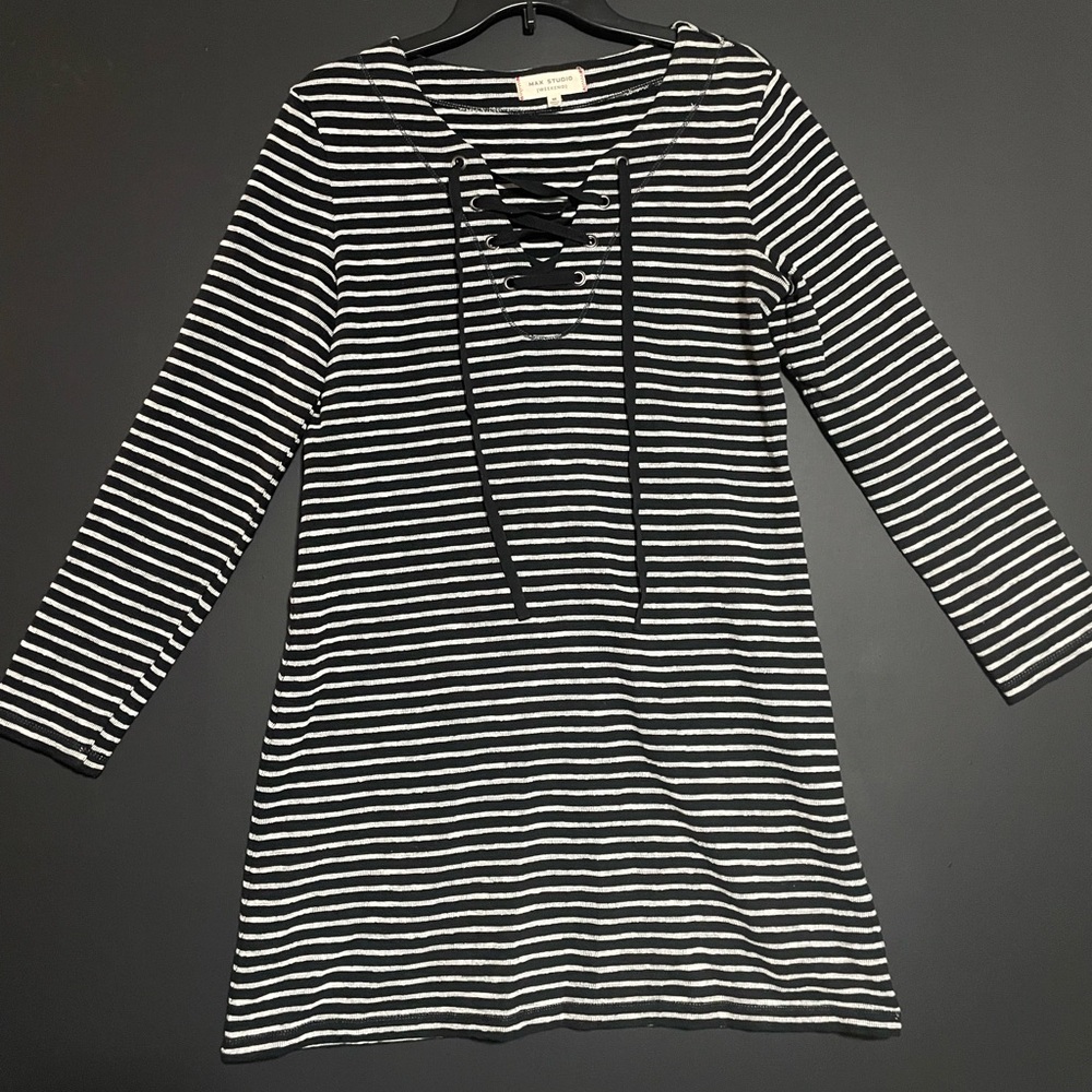 Max Studio Black and White Striped Long Sleeve Dress